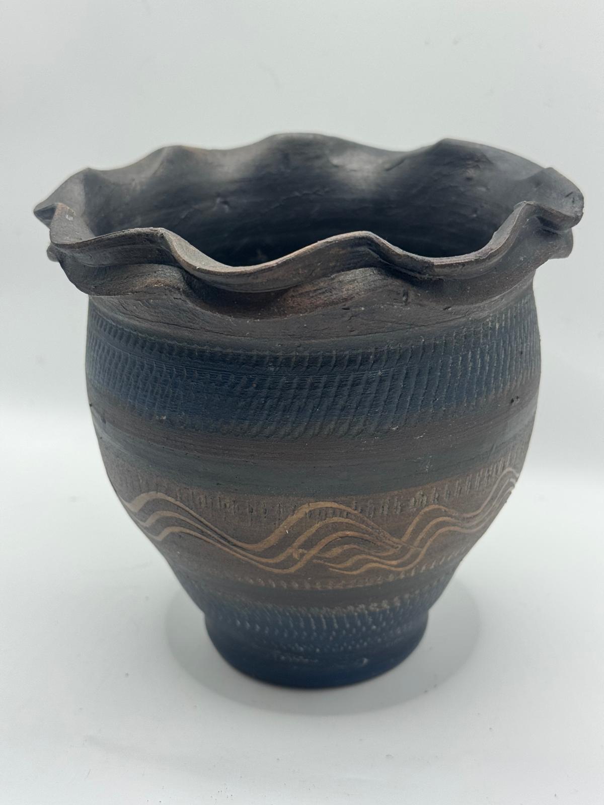 Classic Violetera Planter